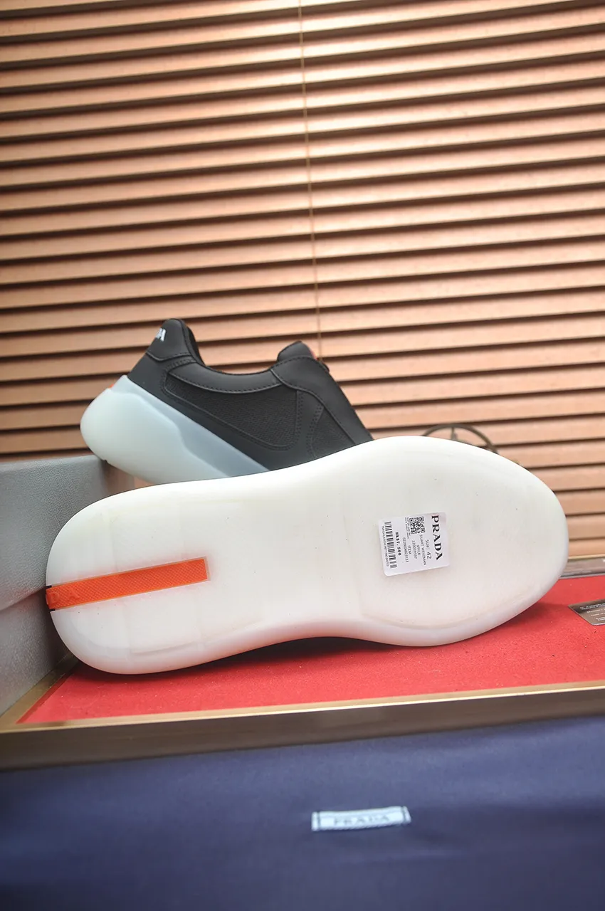 Men's shoes 💰580💶 [PRADA] Top original items, new seasonal styles, high-quality original items, top-grade high-mercerized cowhide combined with original breathable fabric + imported glue, imported stretch fabric inside with original cowhide feet, original thick outsole! Quality guaranteed! Code 38-45 (45 customized)